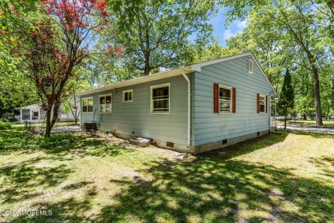 3 Idaho Drive Manchester NJ 08759