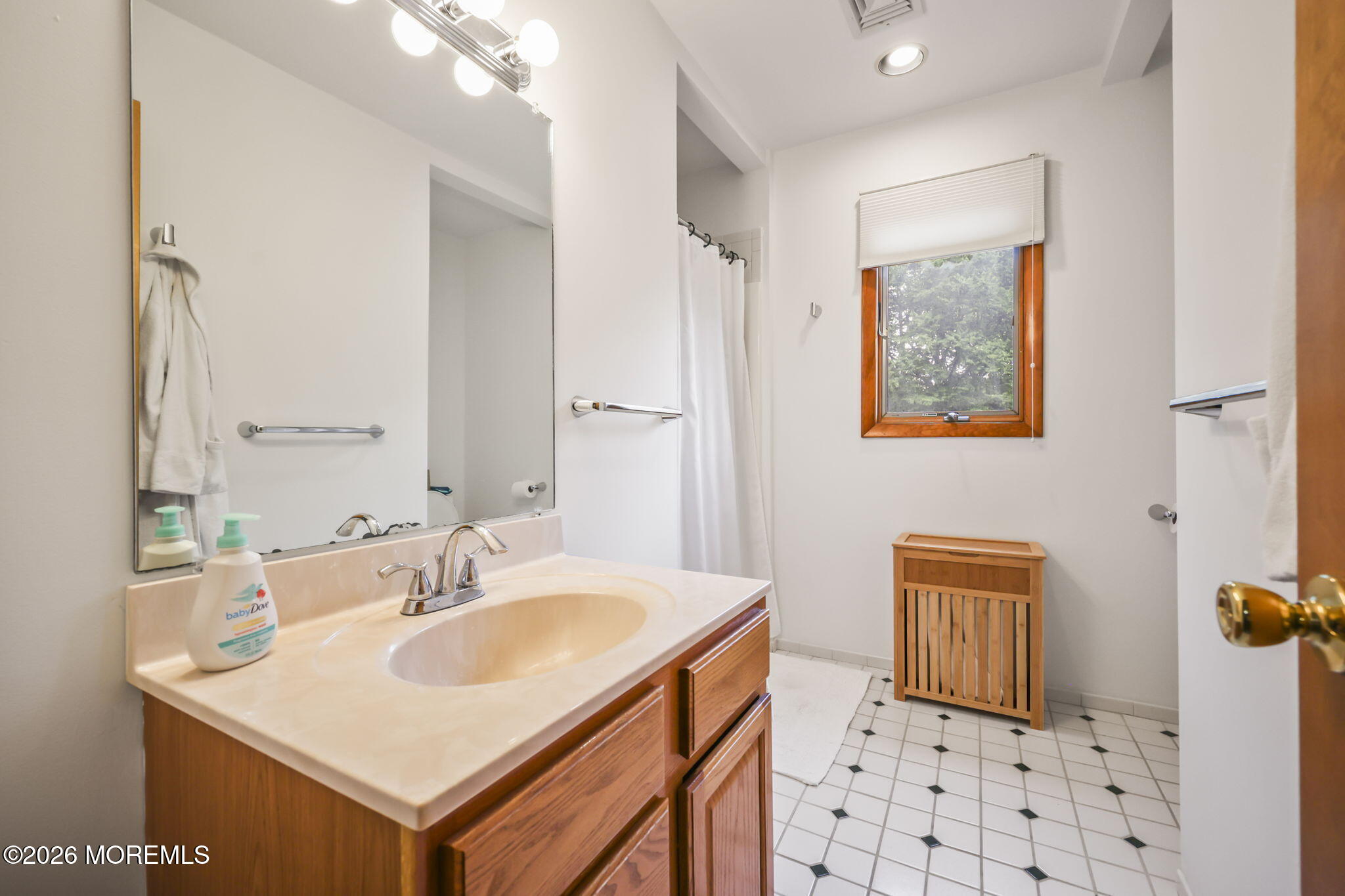 264 Windeler Road Howell NJ 07731