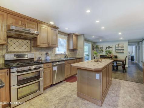 20 Richard Road Farmingdale NJ 07727