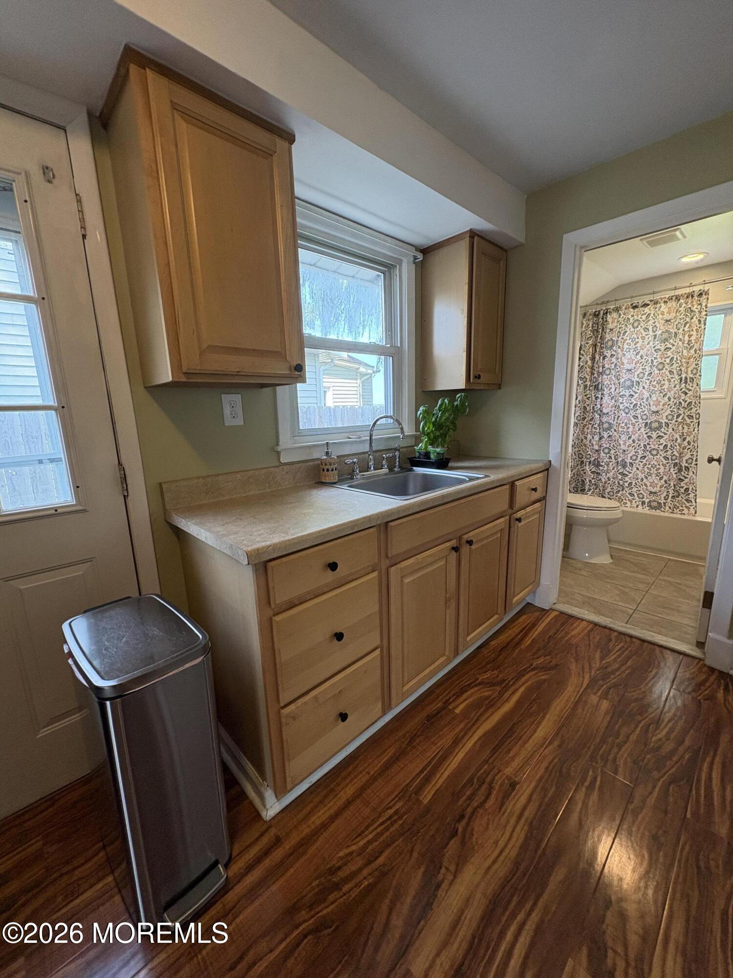 206 Hillcrest Avenue Laurence Harbor NJ 08879
