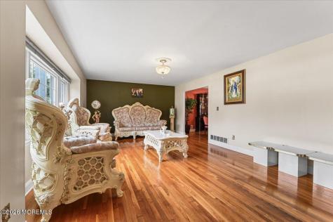 8 Dusko Drive Parlin NJ 08859