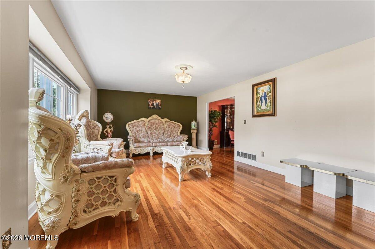 8 Dusko Drive Parlin NJ 08859