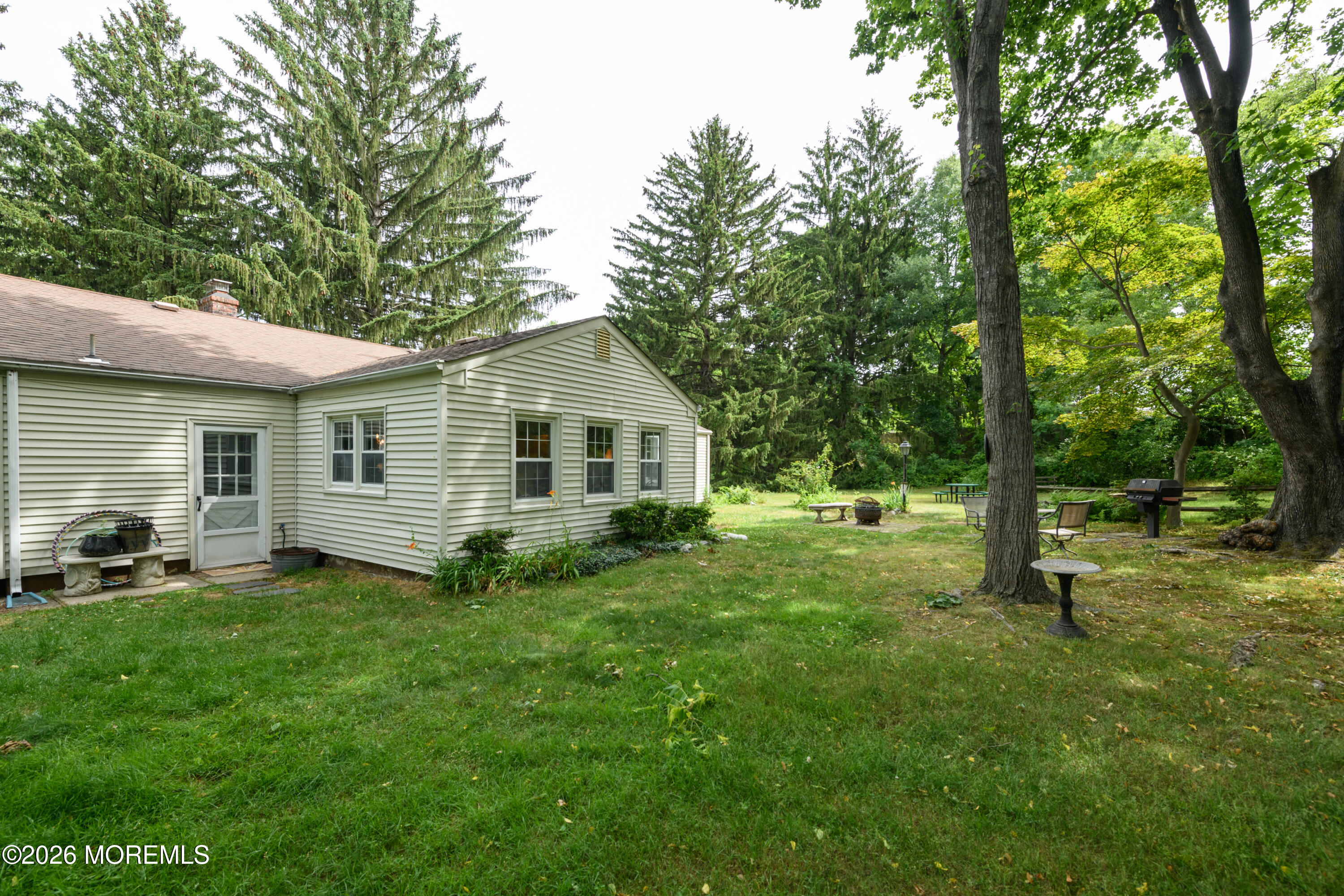 17 Butler Lane Middletown NJ 07748