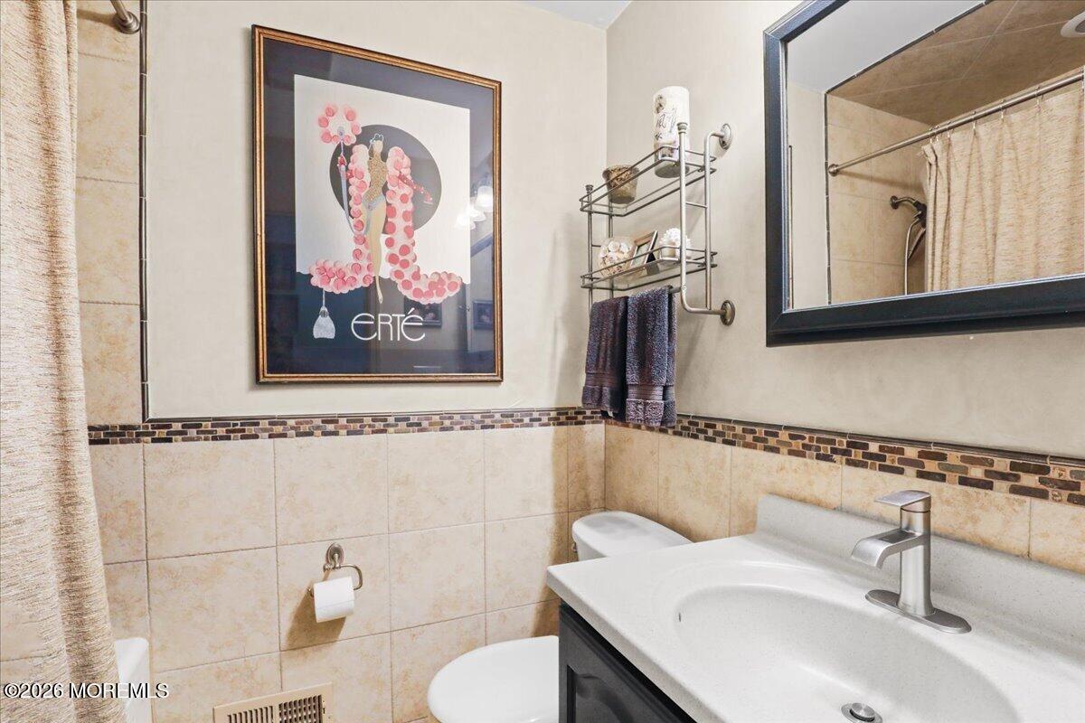 443 W Lake Avenue Oakhurst NJ 07755