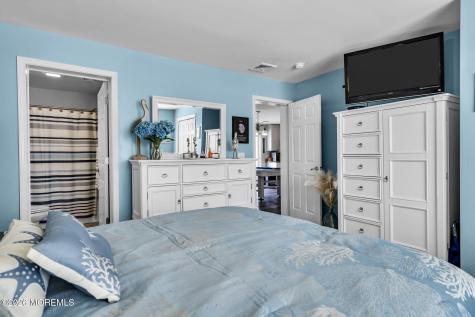 48 Albert Drive Manahawkin NJ 08050