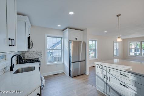 17 Washington Avenue Leonardo NJ 07737