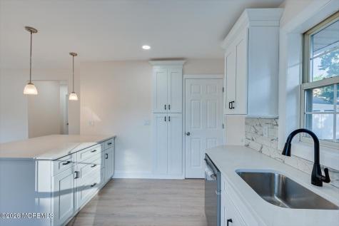 17 Washington Avenue Leonardo NJ 07737