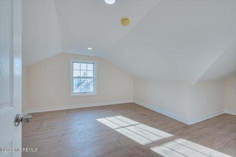 17 Washington Avenue Leonardo NJ 07737