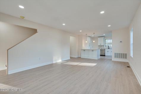 17 Washington Avenue Leonardo NJ 07737