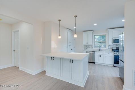 17 Washington Avenue Leonardo NJ 07737