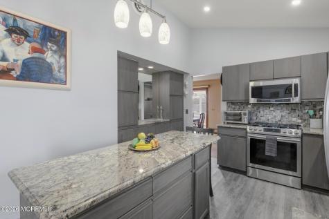 864 Breezy Oaks Drive Toms River NJ 08753