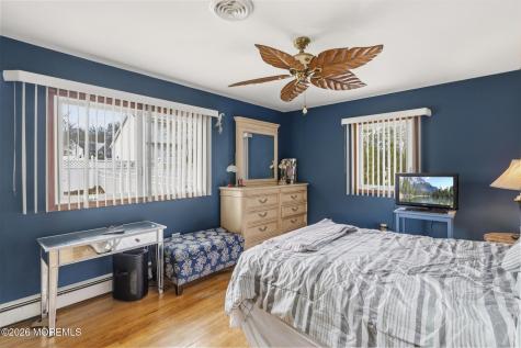 864 Breezy Oaks Drive Toms River NJ 08753