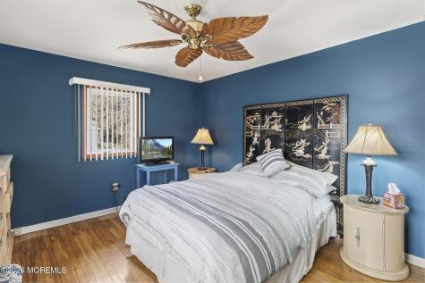 864 Breezy Oaks Drive Toms River NJ 08753