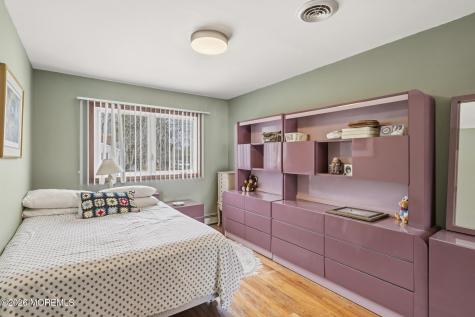 864 Breezy Oaks Drive Toms River NJ 08753