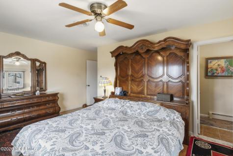 864 Breezy Oaks Drive Toms River NJ 08753