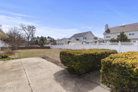 864 Breezy Oaks Drive Toms River NJ 08753