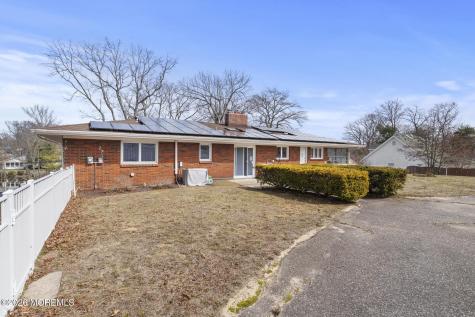 864 Breezy Oaks Drive Toms River NJ 08753