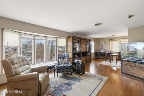 864 Breezy Oaks Drive Toms River NJ 08753