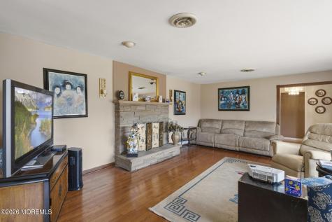 864 Breezy Oaks Drive Toms River NJ 08753