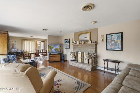 864 Breezy Oaks Drive Toms River NJ 08753
