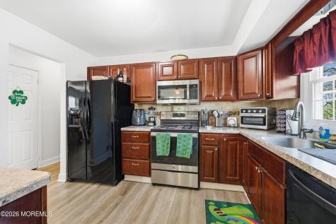 1016 Longboat Avenue Beachwood NJ 08722