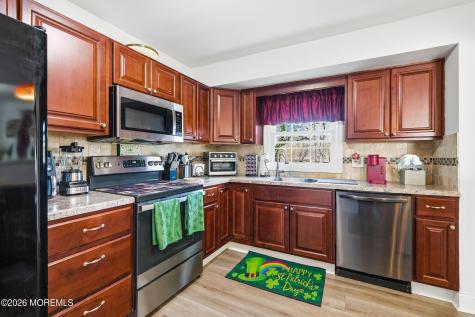 1016 Longboat Avenue Beachwood NJ 08722