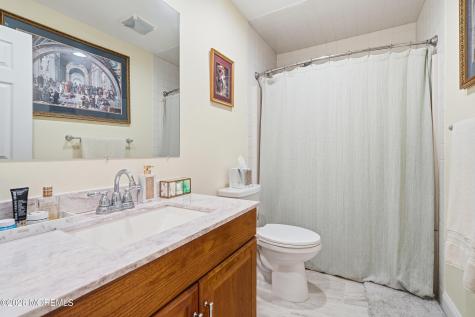 1016 Longboat Avenue Beachwood NJ 08722