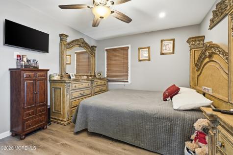 1016 Longboat Avenue Beachwood NJ 08722