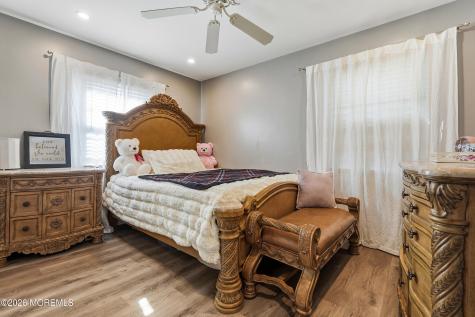 1016 Longboat Avenue Beachwood NJ 08722
