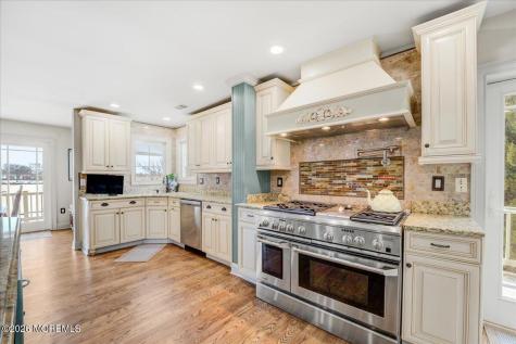 68 Seneca Place Oceanport NJ 07757