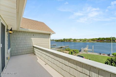 68 Seneca Place Oceanport NJ 07757