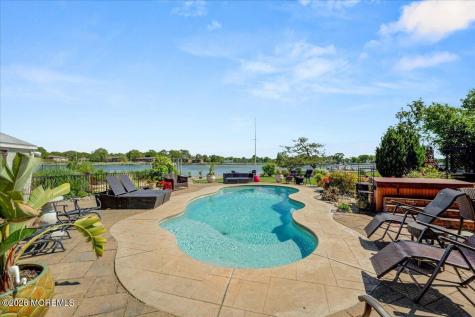 68 Seneca Place Oceanport NJ 07757