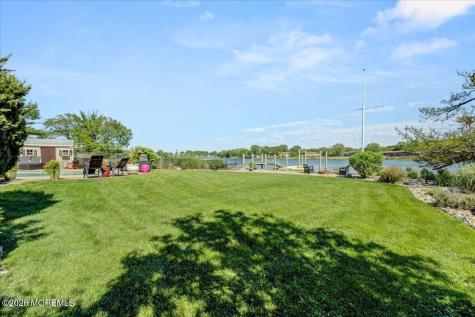 68 Seneca Place Oceanport NJ 07757