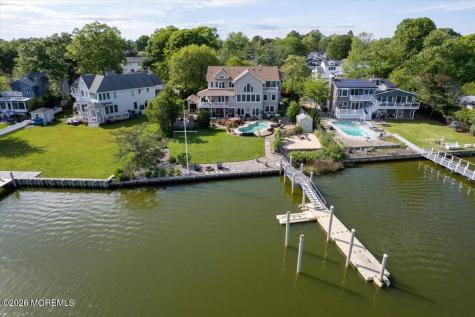 68 Seneca Place Oceanport NJ 07757