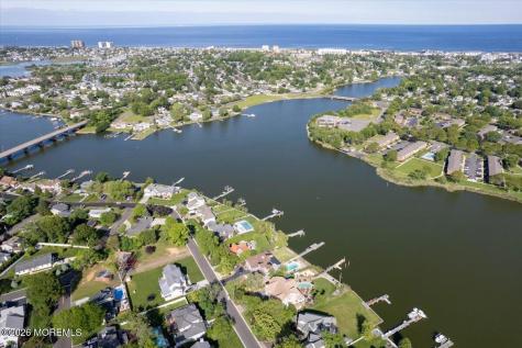 68 Seneca Place Oceanport NJ 07757