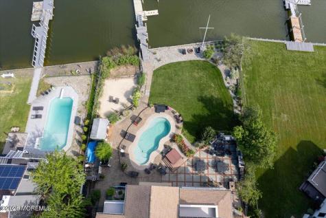 68 Seneca Place Oceanport NJ 07757