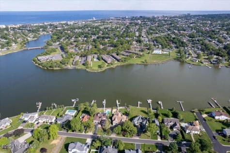 68 Seneca Place Oceanport NJ 07757