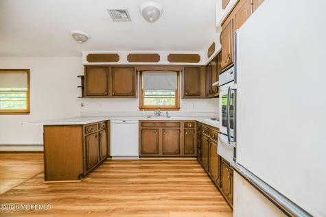 69 Whalepond Road Oakhurst NJ 07755