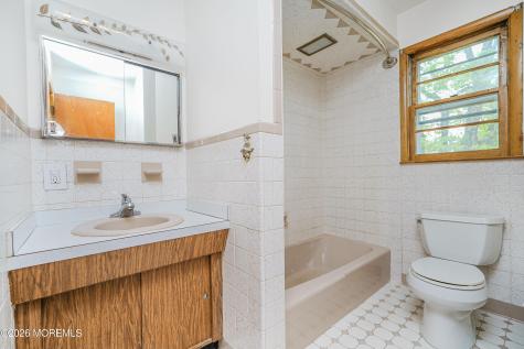 69 Whalepond Road Oakhurst NJ 07755