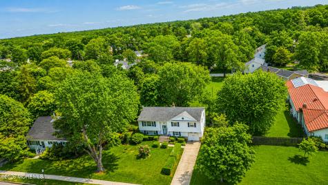 69 Whalepond Road Oakhurst NJ 07755