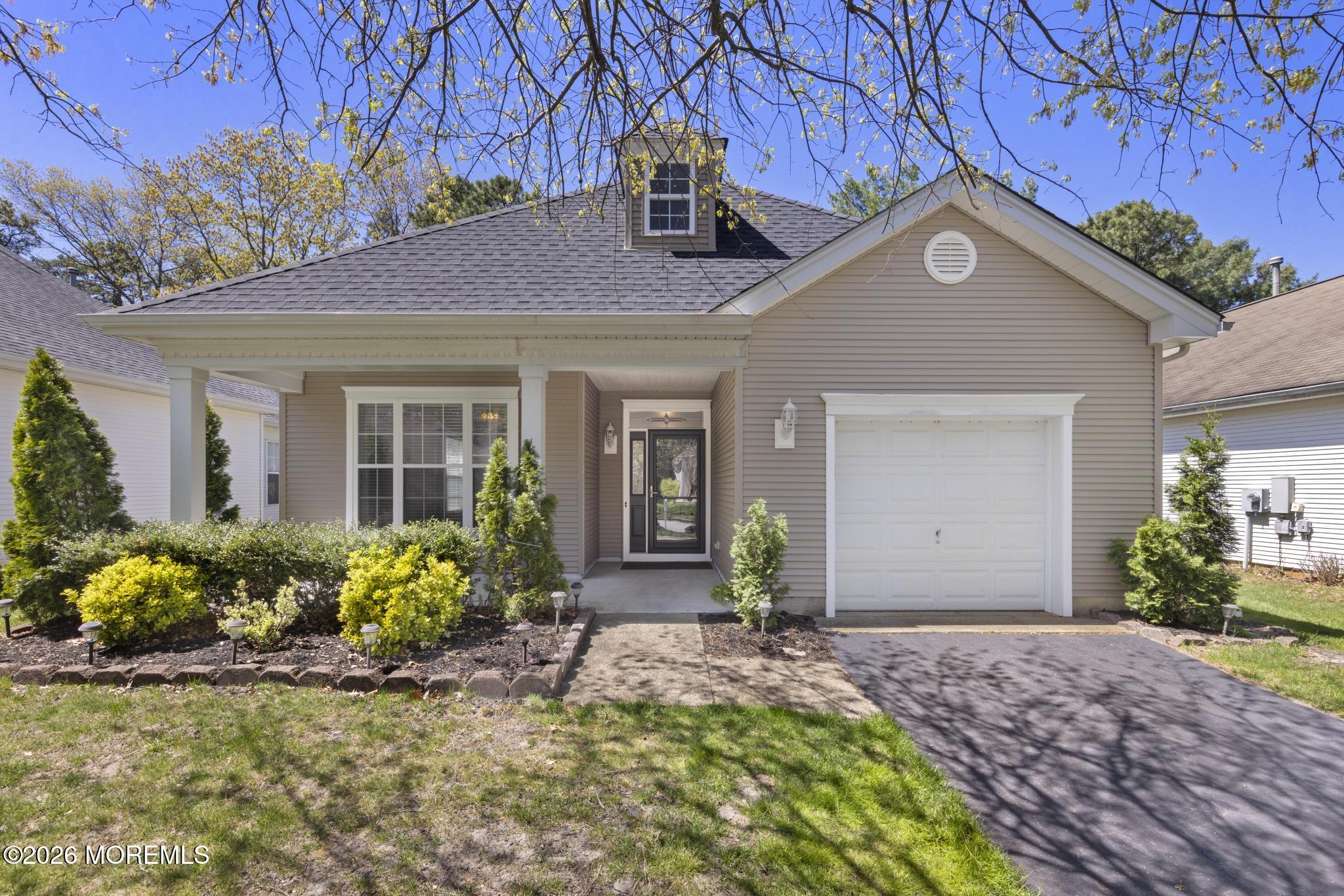 18 Amberwinds Court Lakewood NJ 08701
