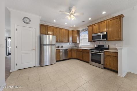 18 Amberwinds Court Lakewood NJ 08701