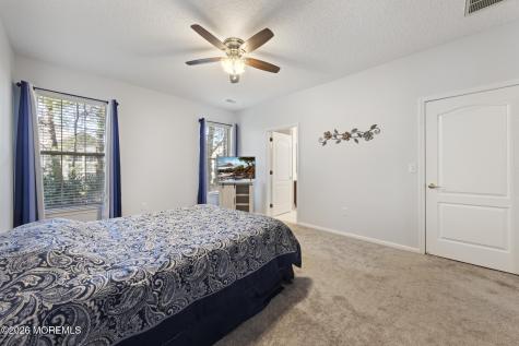 18 Amberwinds Court Lakewood NJ 08701