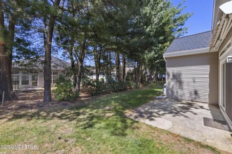 18 Amberwinds Court Lakewood NJ 08701