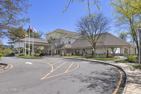 18 Amberwinds Court Lakewood NJ 08701