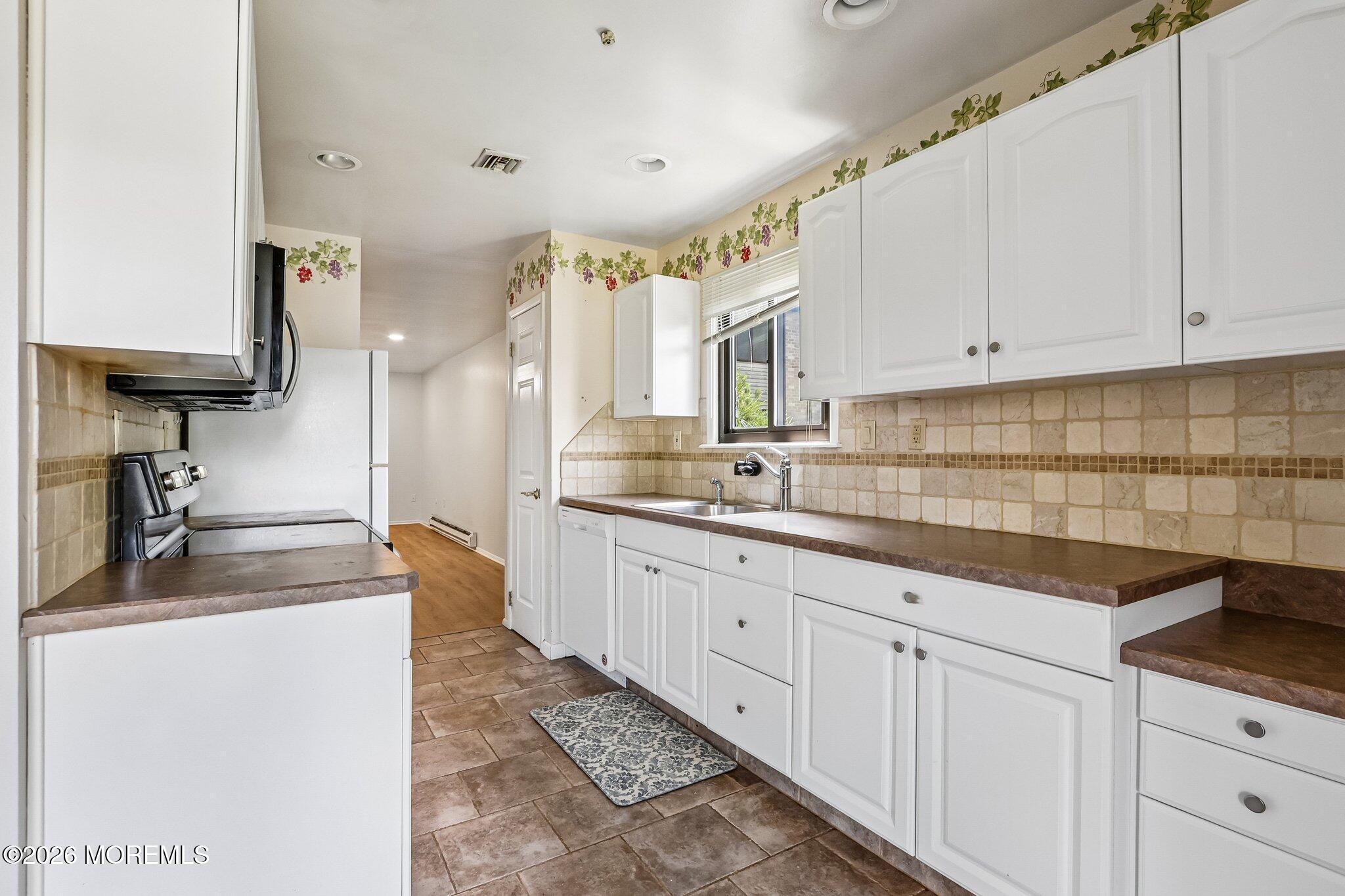 85 Amberly Drive Manalapan NJ 07726