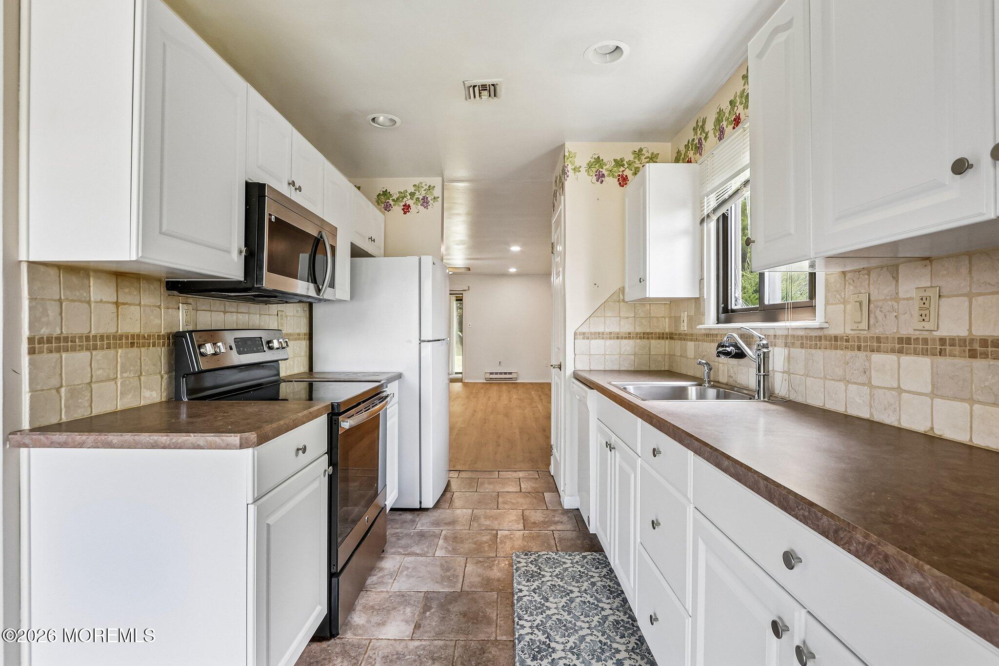 85 Amberly Drive Manalapan NJ 07726