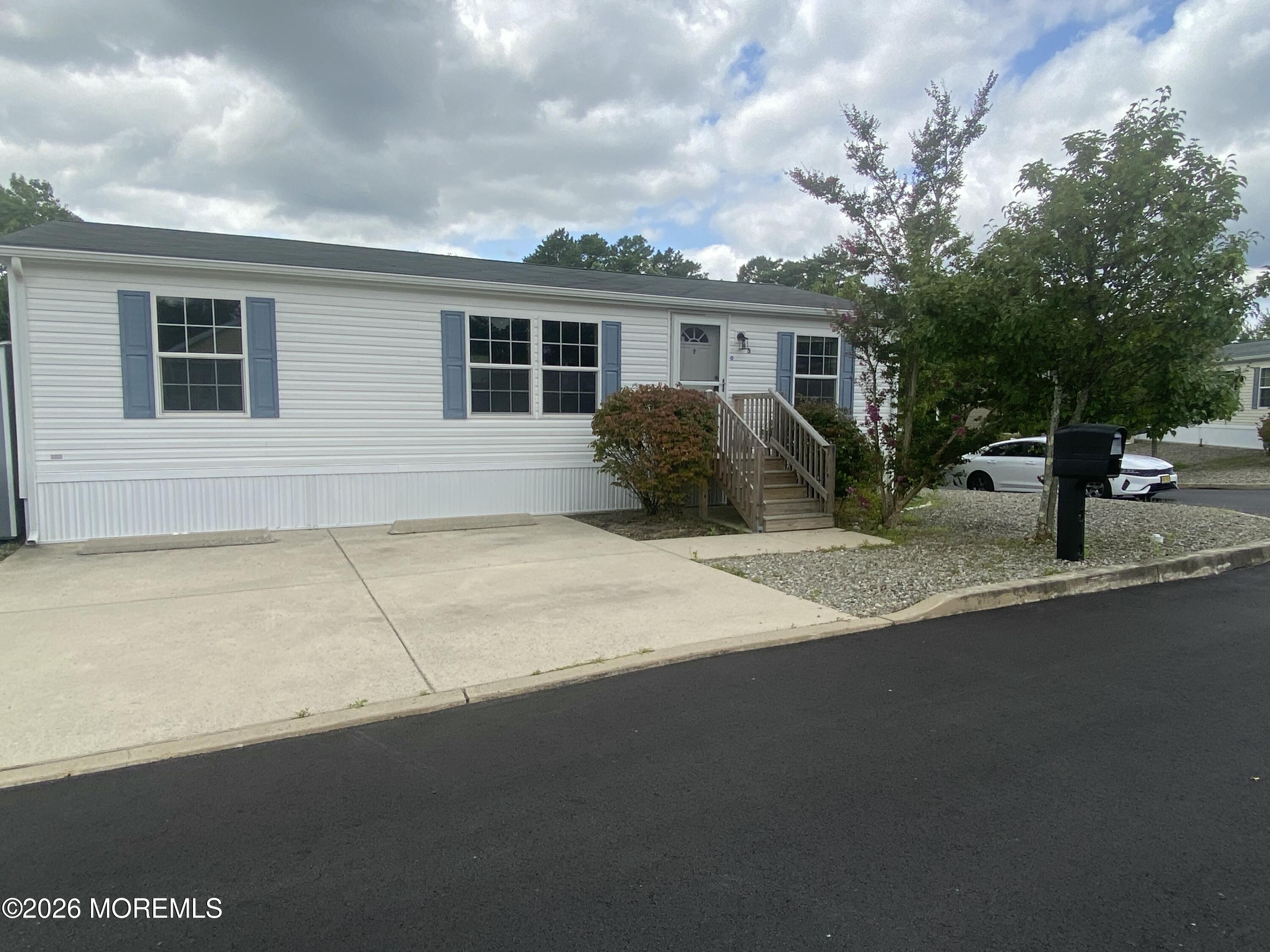 5 Maple Tree Court Manahawkin NJ 08050
