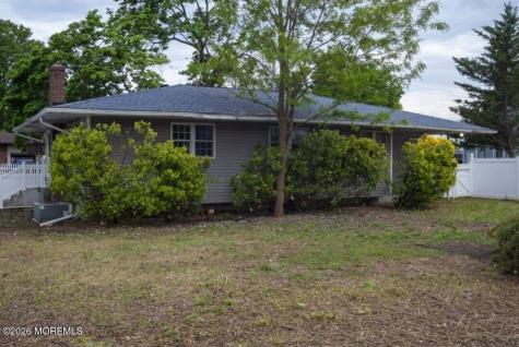 9 Lawrence Place Freehold NJ 07728