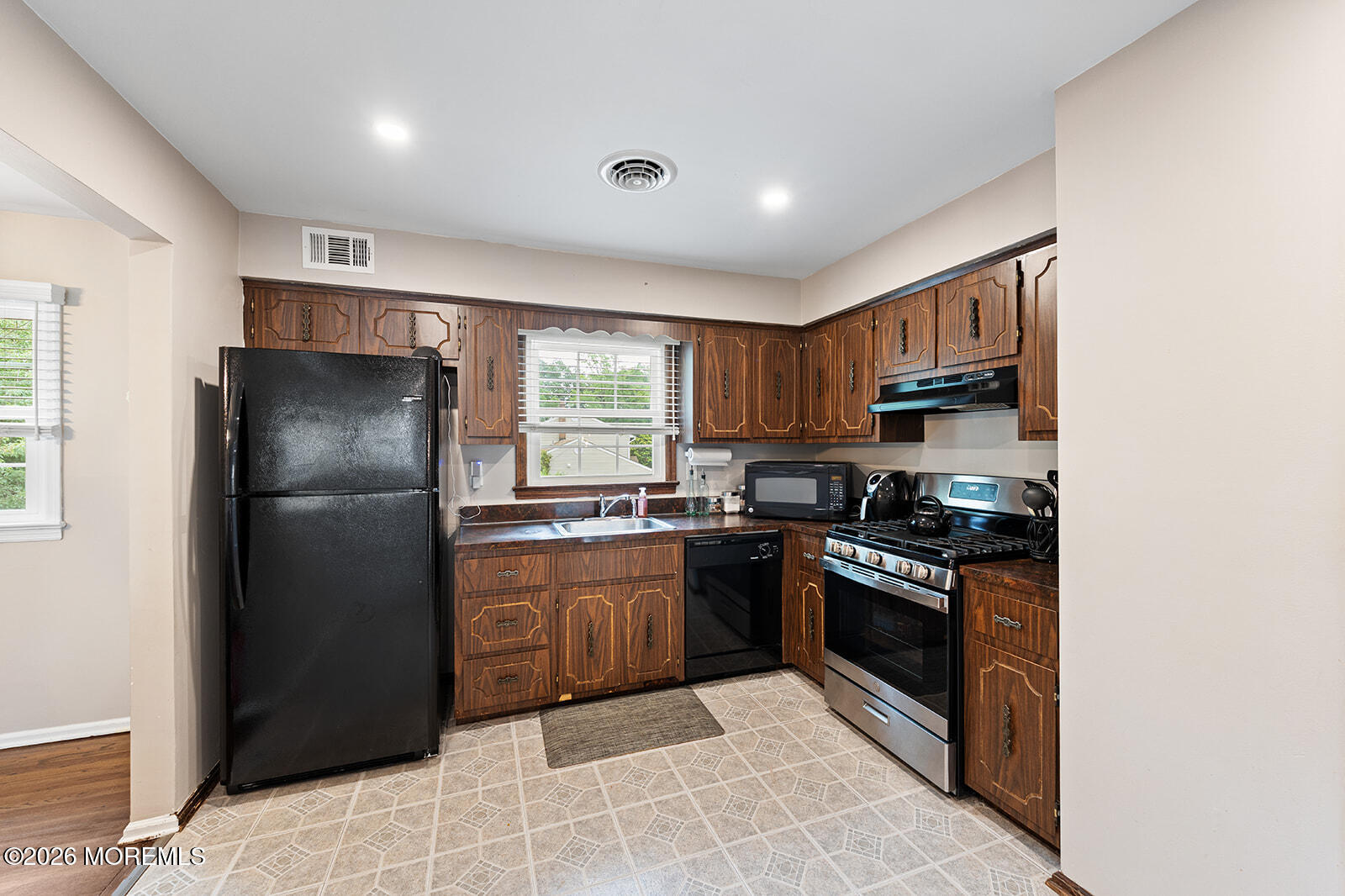 5 Sanders Drive Middletown NJ 07748